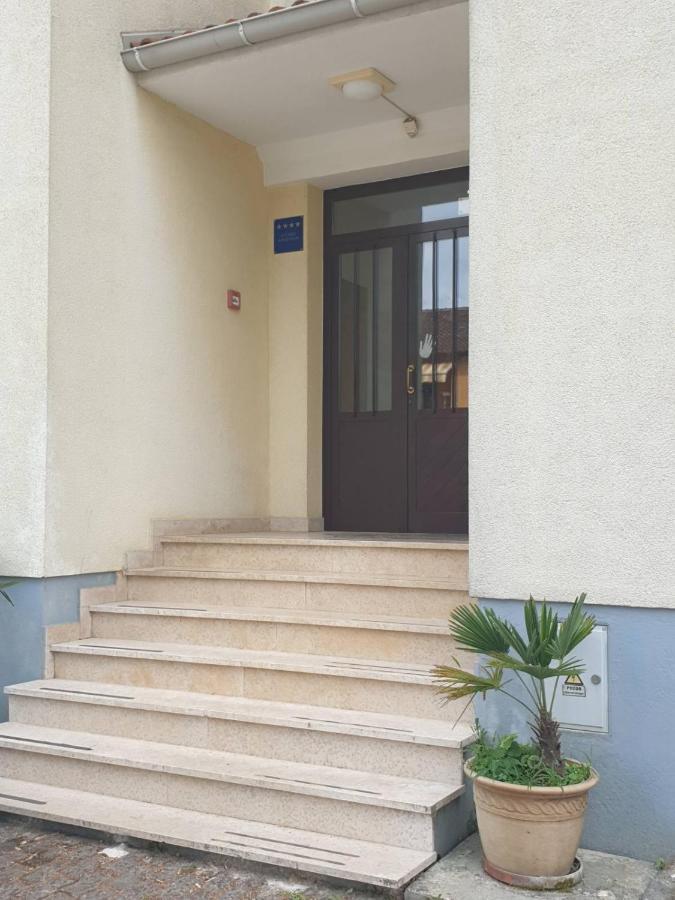 Apartment Lara Rovinj Exterior foto